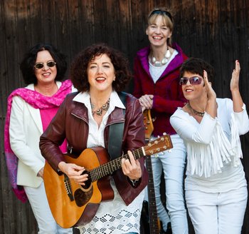 SommerWiese: Kick La Luna - female worldmusic