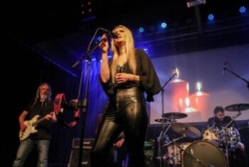 AUSVERKAUFT! - Mostly Autumn (GB)